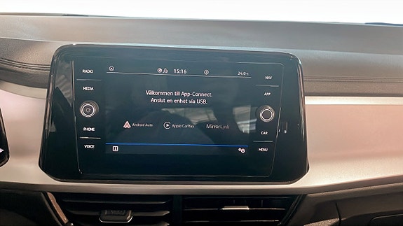 Volkswagen T-Roc 9 of 12