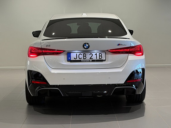 BMW i4 4 of 5