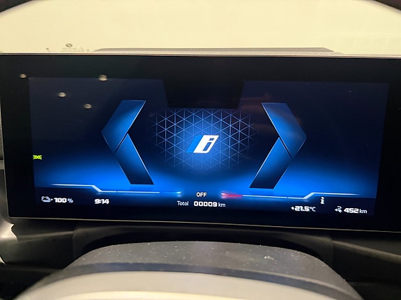 BMW i4 14 of 19