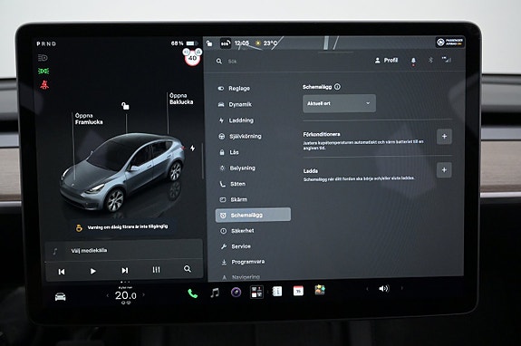 Tesla Model Y 12 of 27