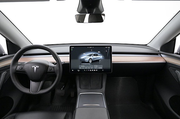 Tesla Model Y 6 of 27