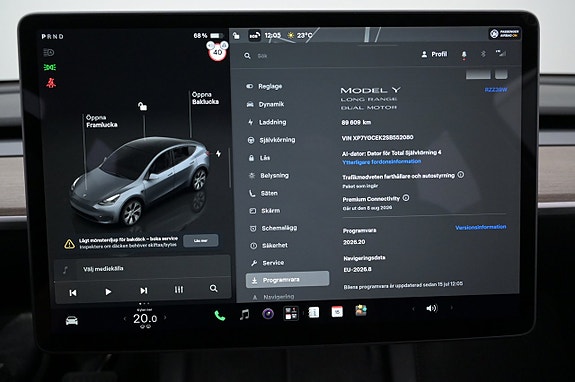 Tesla Model Y 10 of 27