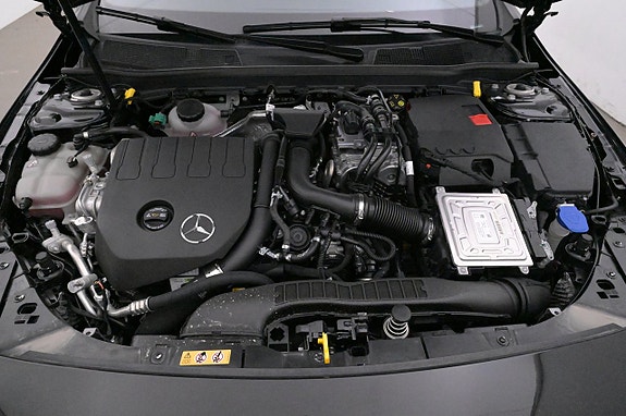 Mercedes-Benz CLA250 e 26 of 27