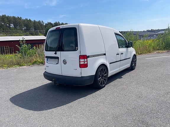 Volkswagen Caddy 2 of 3