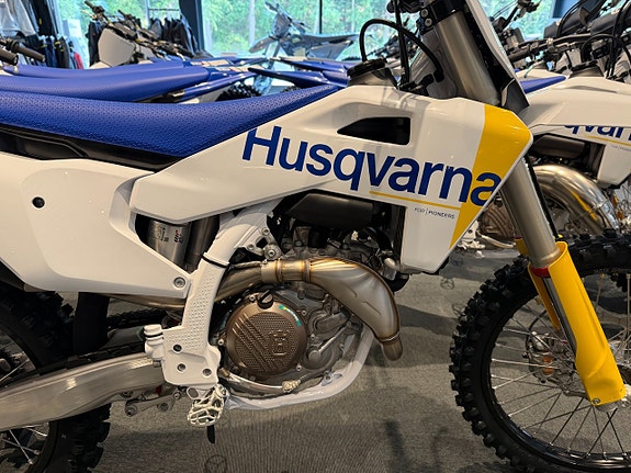 Husqvarna FC 450 2 of 5