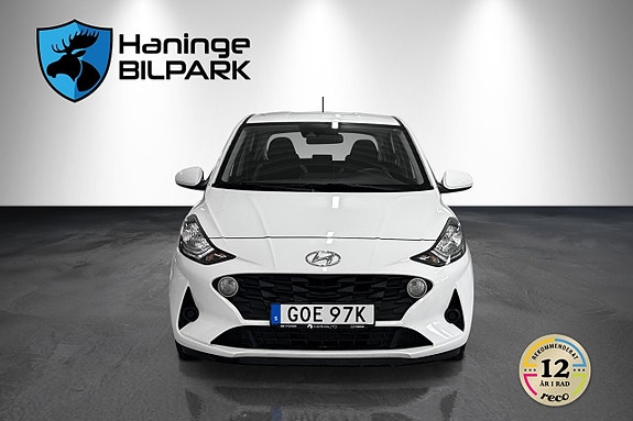 Hyundai i10 2 of 16