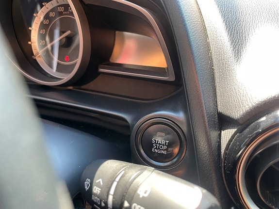 Mazda 2 13 of 14