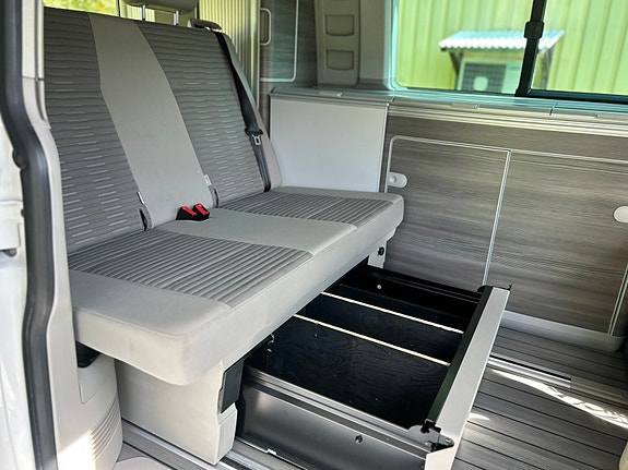 Volkswagen California 20 of 24