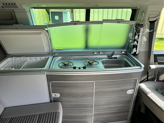 Volkswagen California 19 of 24