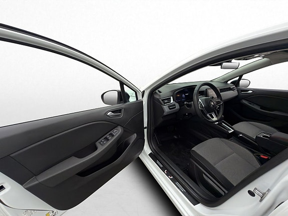 Renault Clio 10 of 30