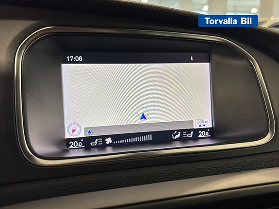 Volvo V40 Cross Country 13 of 16