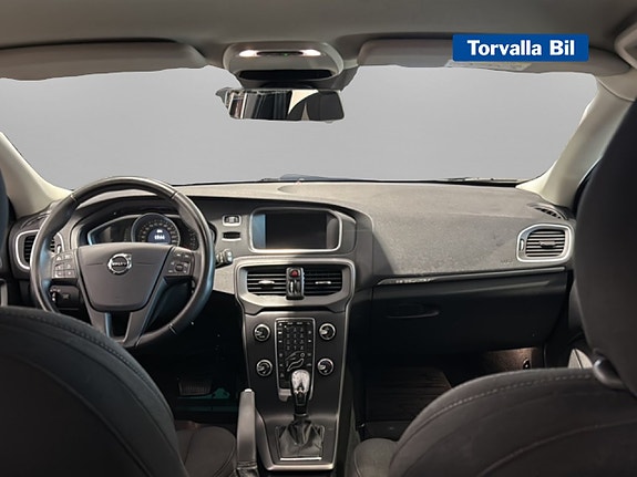 Volvo V40 Cross Country 7 of 16