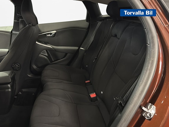 Volvo V40 Cross Country 9 of 16