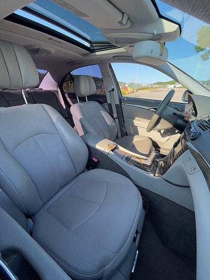 Mercedes-Benz E500 9 of 9