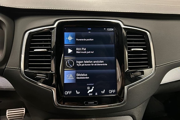 Volvo XC90 13 of 16