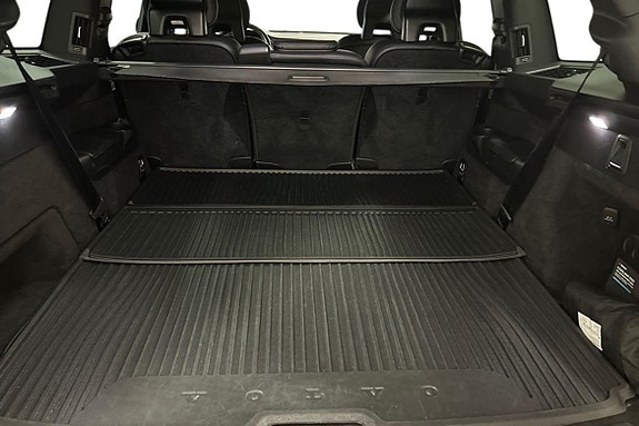 Volvo XC90 10 of 16