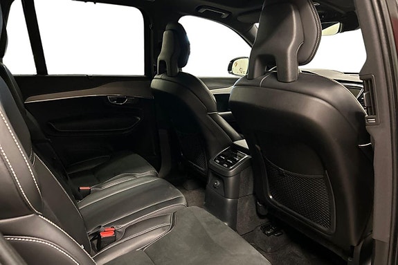 Volvo XC90 7 of 16