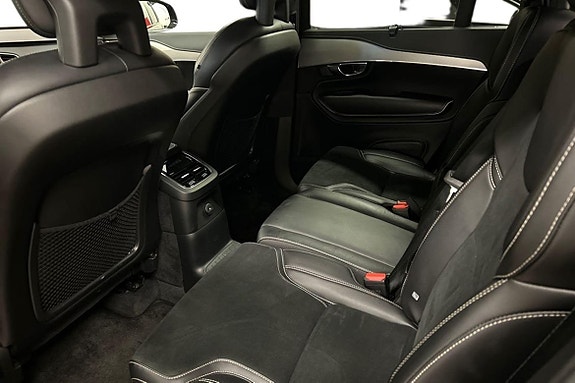 Volvo XC90 11 of 16
