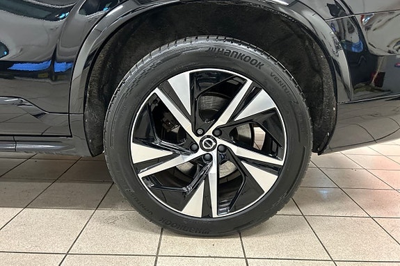 Volvo XC90 15 of 16