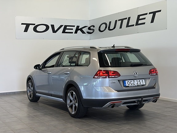 Volkswagen Golf Alltrack 4 of 5
