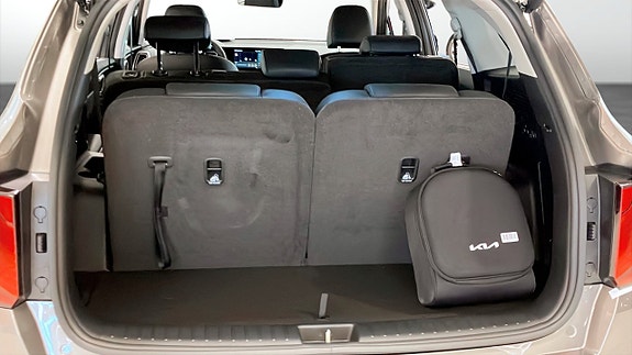 Kia Sorento 12 of 19