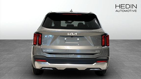 Kia Sorento 5 of 19