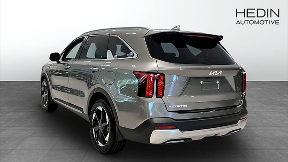 Kia Sorento 6 of 19