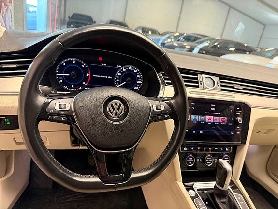 Volkswagen Passat 10 of 20