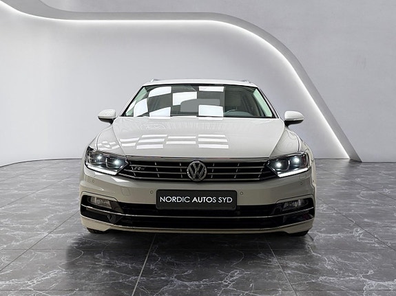 Volkswagen Passat 8 of 20