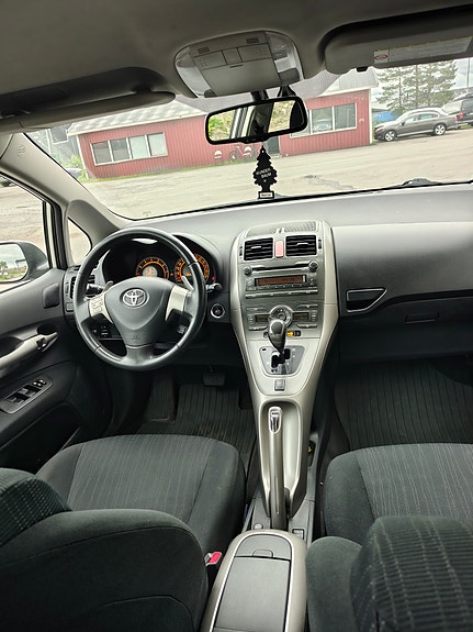 Toyota Auris 4 of 4