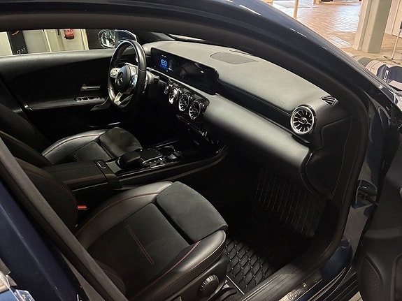 Mercedes-Benz A250 e 9 of 19