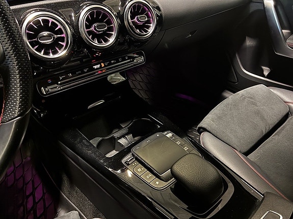 Mercedes-Benz A250 e 12 of 19