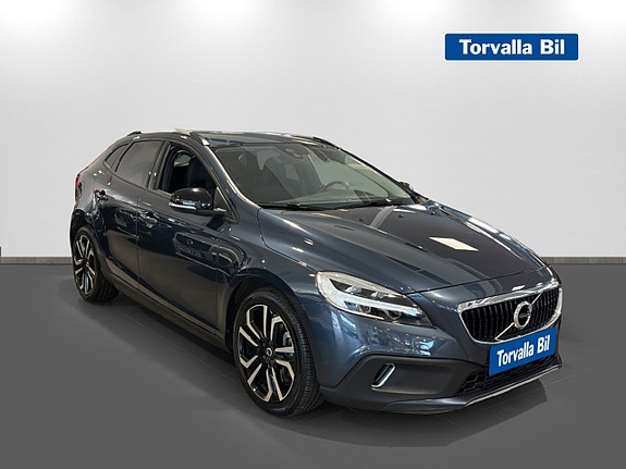 Volvo V40 Cross Country 3 of 5