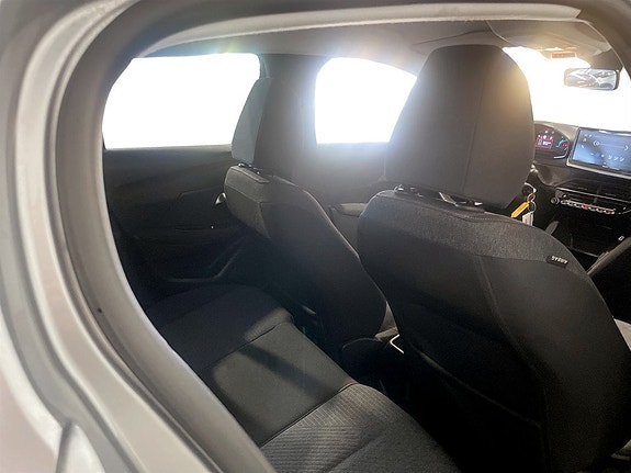Peugeot 208 12 of 15