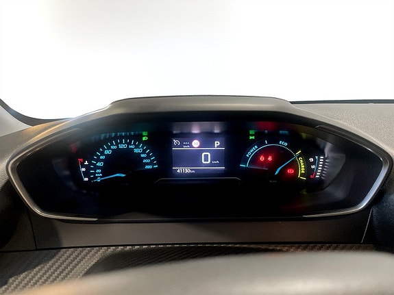 Peugeot 208 8 of 15
