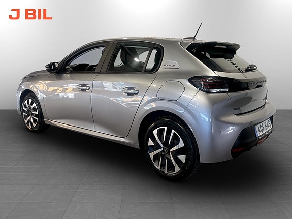 Peugeot 208 3 of 5