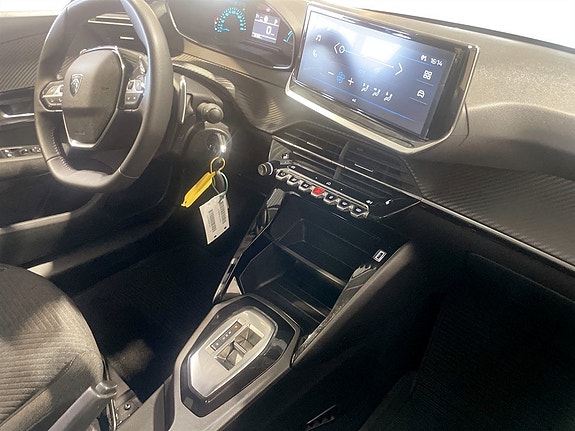 Peugeot 208 10 of 15