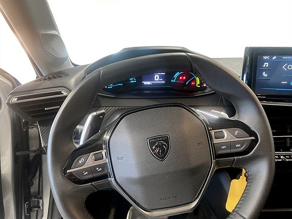 Peugeot 208 7 of 15