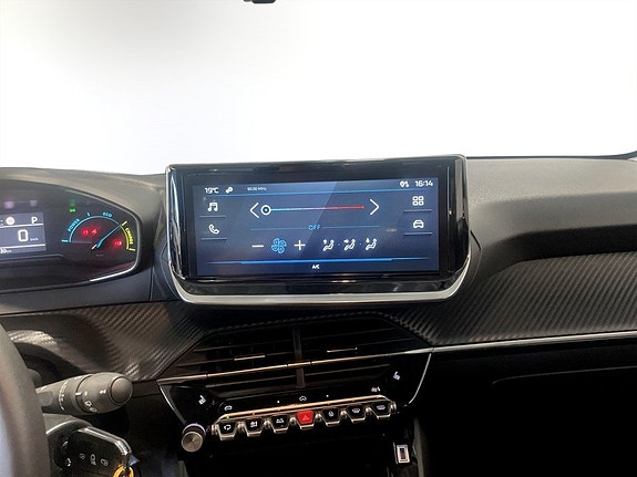 Peugeot 208 9 of 15