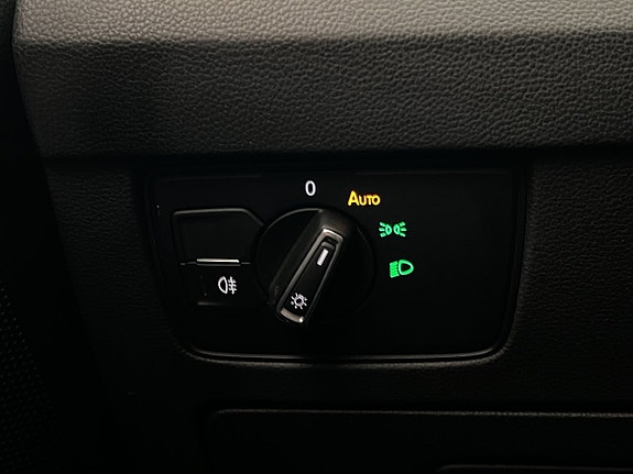 Volkswagen Passat 25 of 29