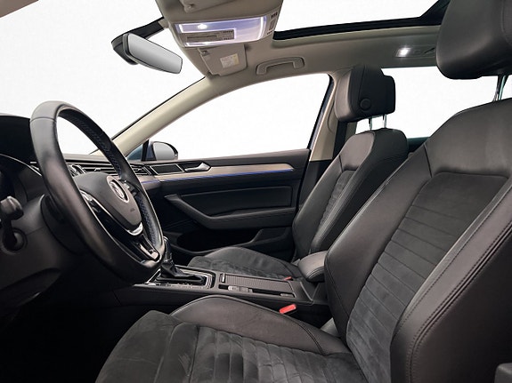 Volkswagen Passat 9 of 29