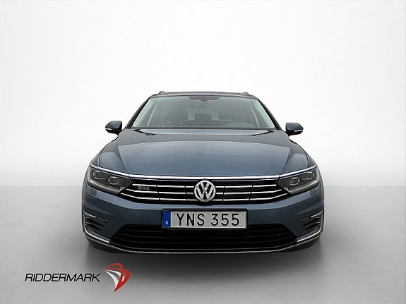 Volkswagen Passat 2 of 29