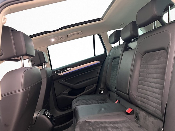Volkswagen Passat 15 of 29