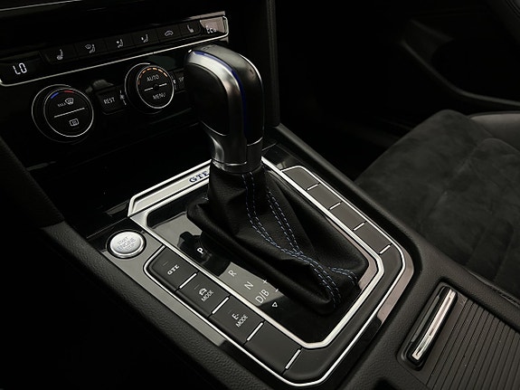 Volkswagen Passat 24 of 29