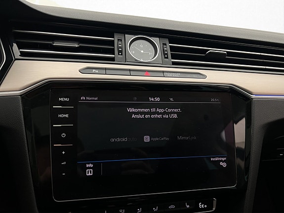 Volkswagen Passat 21 of 29
