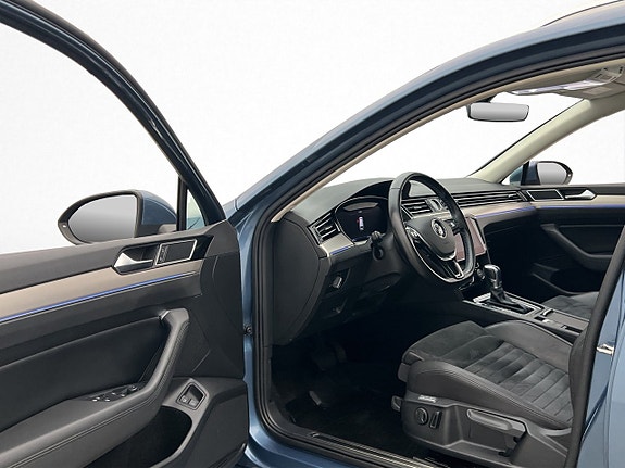Volkswagen Passat 8 of 29
