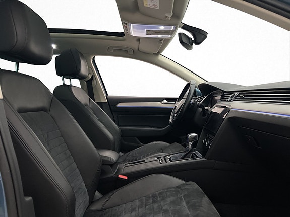 Volkswagen Passat 12 of 29