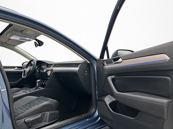 Volkswagen Passat 13 of 29