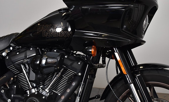Harley-Davidson LOW RIDER ST / SE SLIPON / SADDLEMEN SADEL / FRAMFLYTT / SISSYBAR 14 of 18