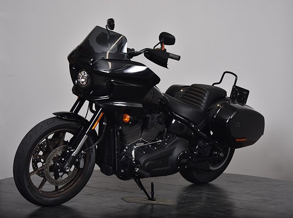 Harley-Davidson LOW RIDER ST / SE SLIPON / SADDLEMEN SADEL / FRAMFLYTT / SISSYBAR 3 of 18